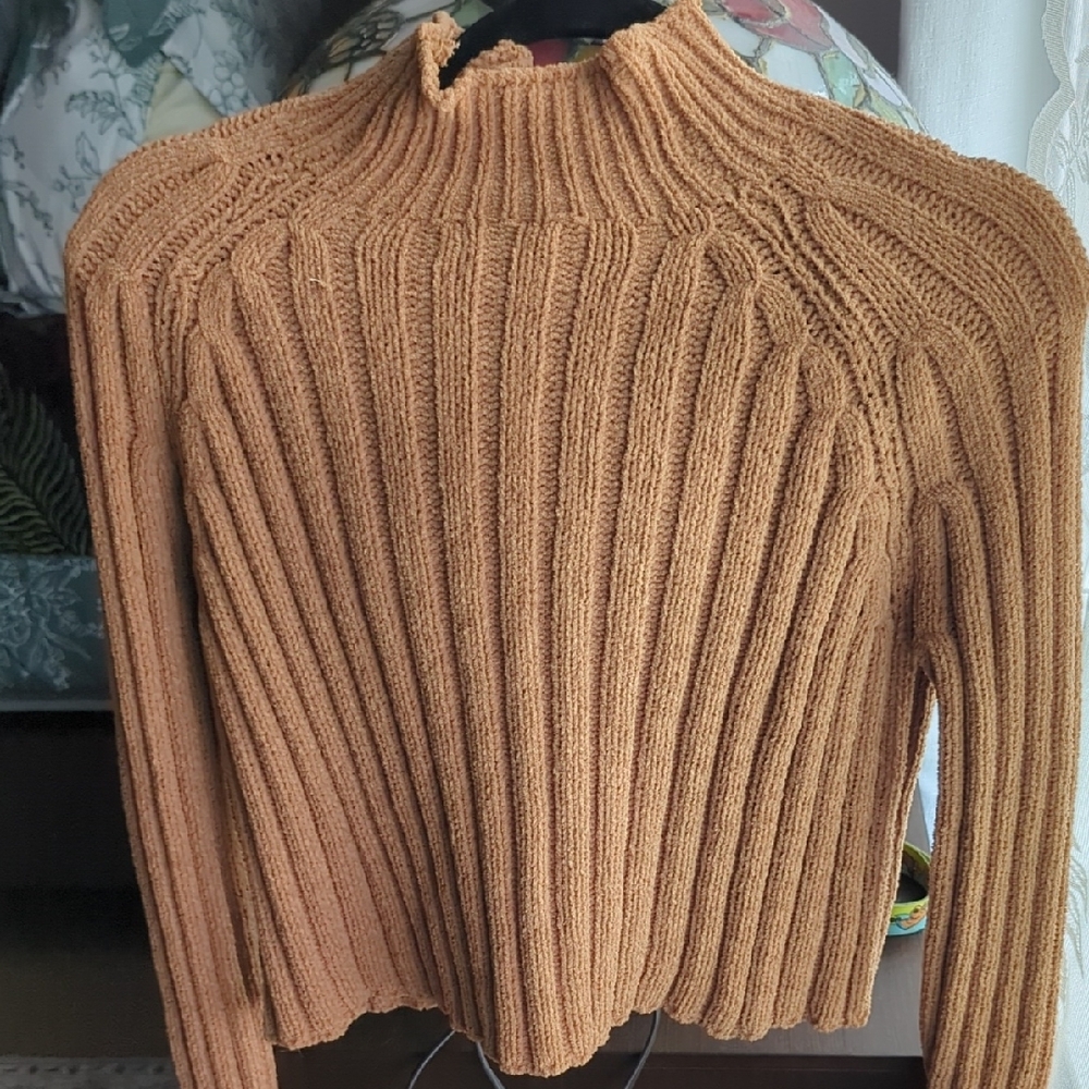 Cozy Brown Ribbed Sweater - Picture 2 of 4
